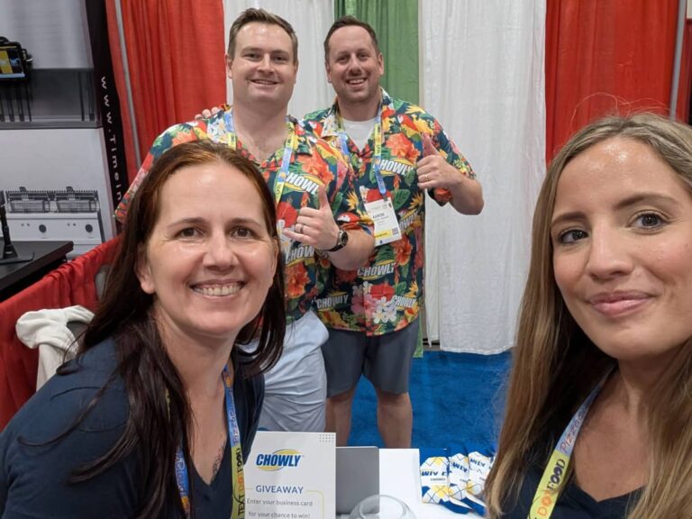 Florida Restaurant Show Chowly- team booth selfie